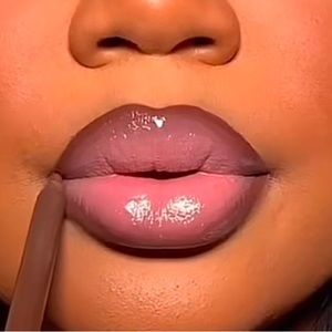 Huda beauty rich brown Lip Contour 2.0 Automatic Matte Lip Pencil/ lip liner